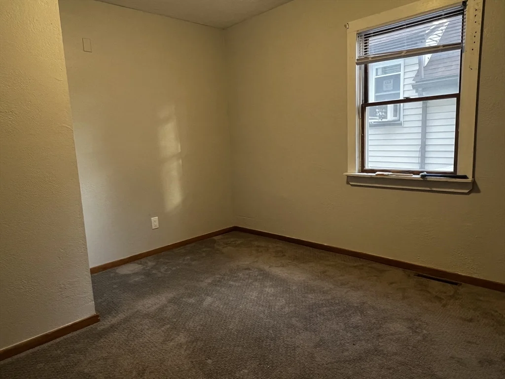 1 bed, 1 bath apartment for rent at 8 Windsor Ave Unit 1, Lynn — photo 8 of 12