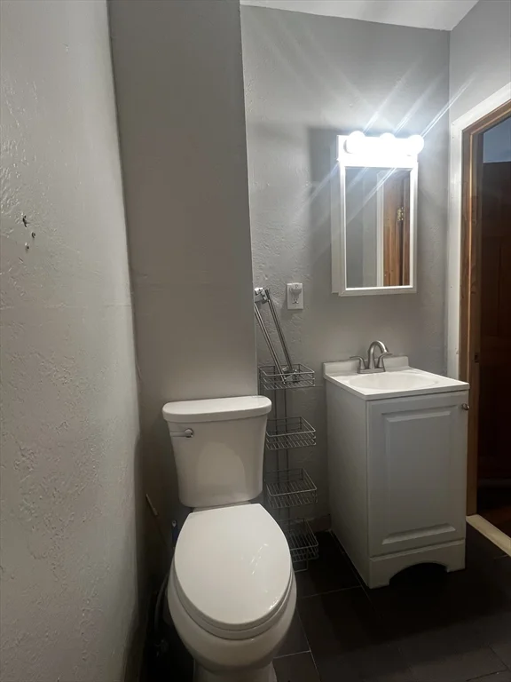 1 bed, 1 bath apartment for rent at 8 Windsor Ave Unit 1, Lynn — photo 10 of 12