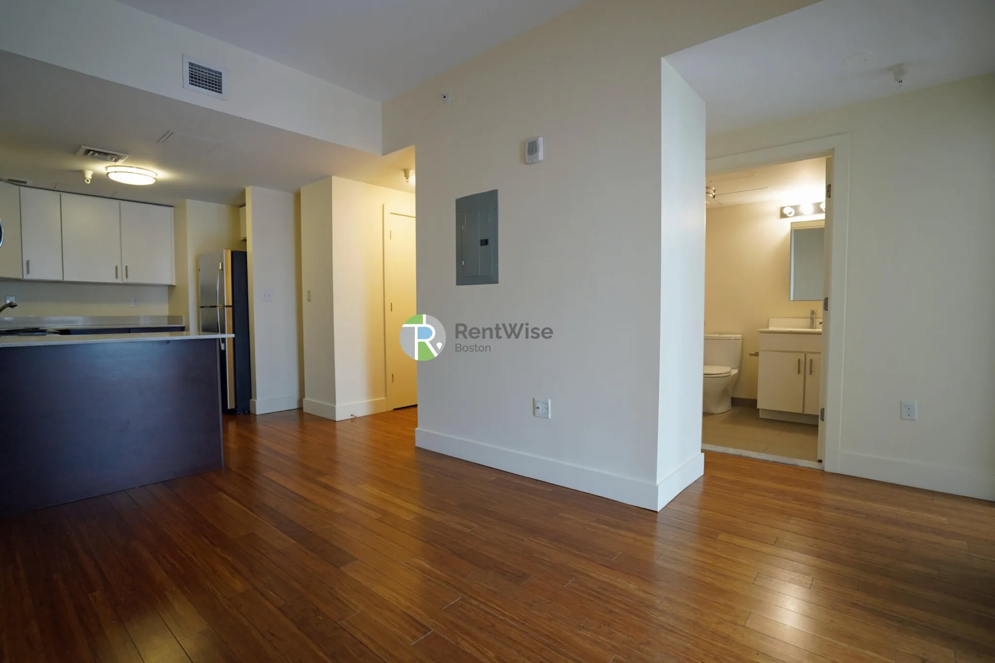 2 bed, 1 bath apartment for rent at 8 Winter St Unit 1005, Boston Downtown — photo 3 of 26