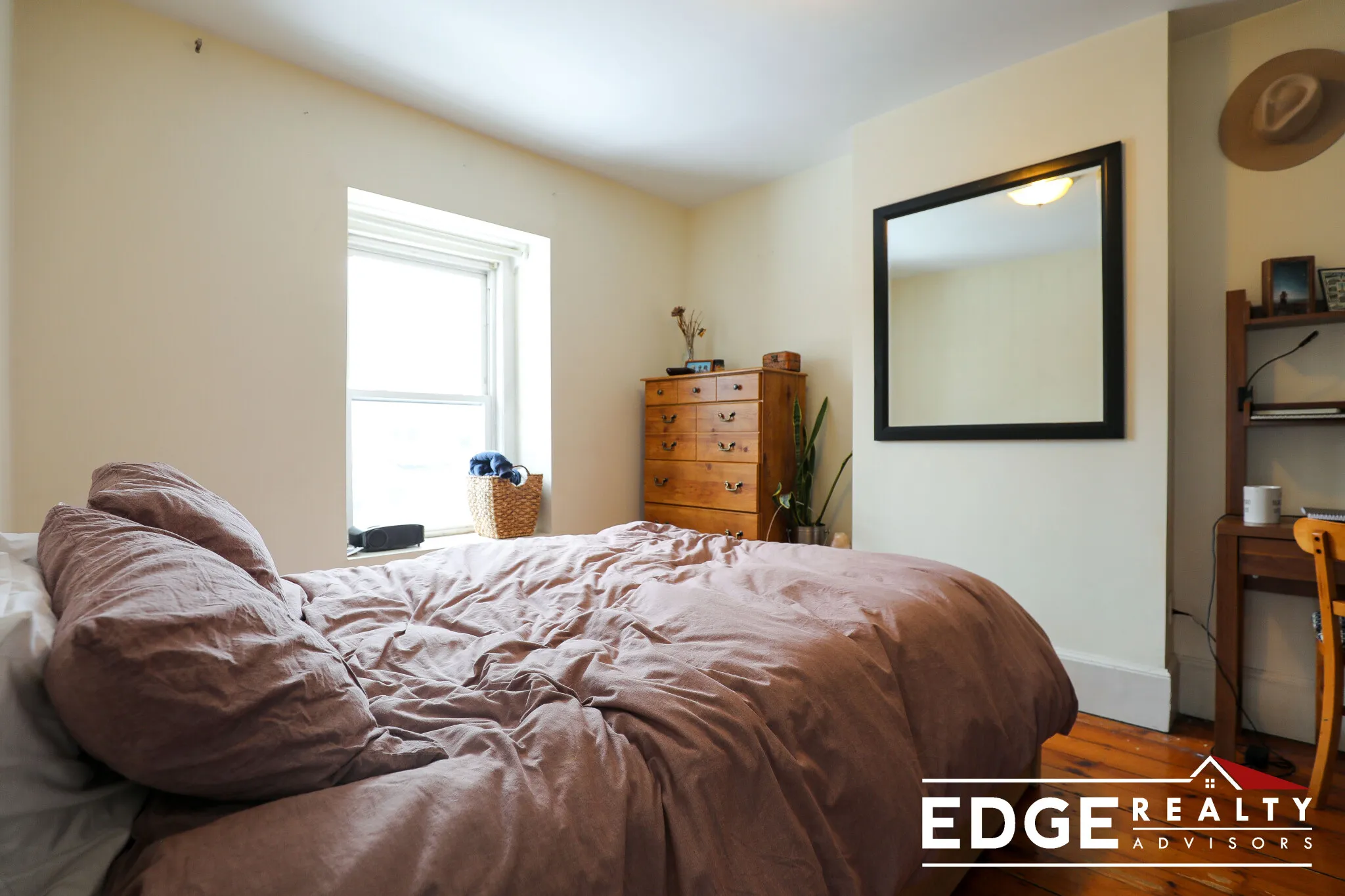 4 bed, 2 bath apartment for rent at 8 Woodmont St Unit 1, Brighton — photo 10 of 14