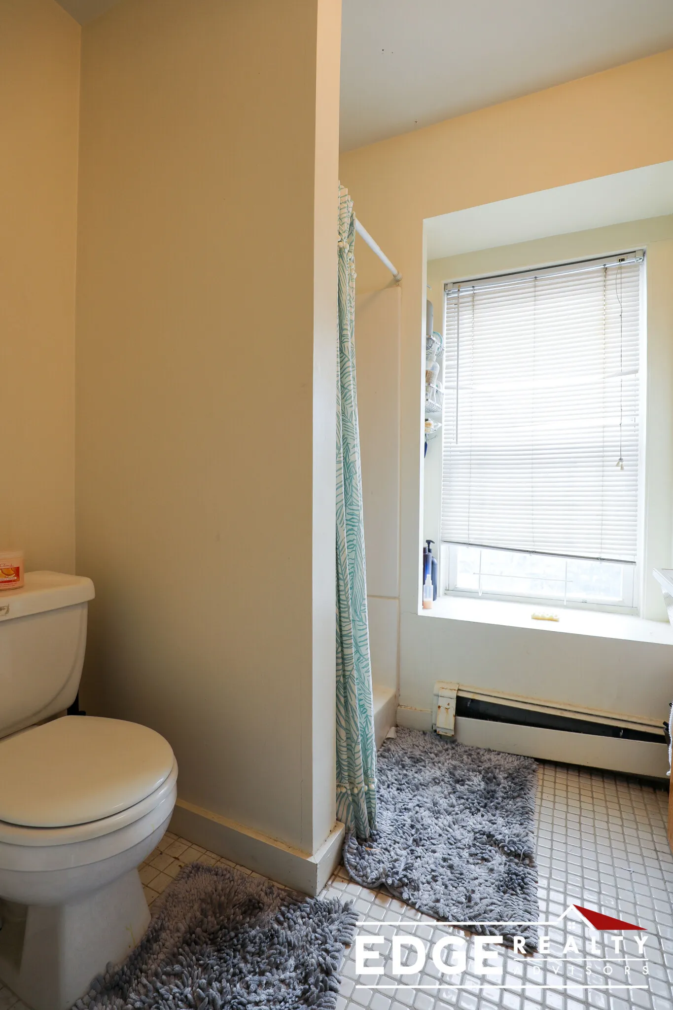 4 bed, 2 bath apartment for rent at 8 Woodmont St Unit 1, Brighton — photo 12 of 14