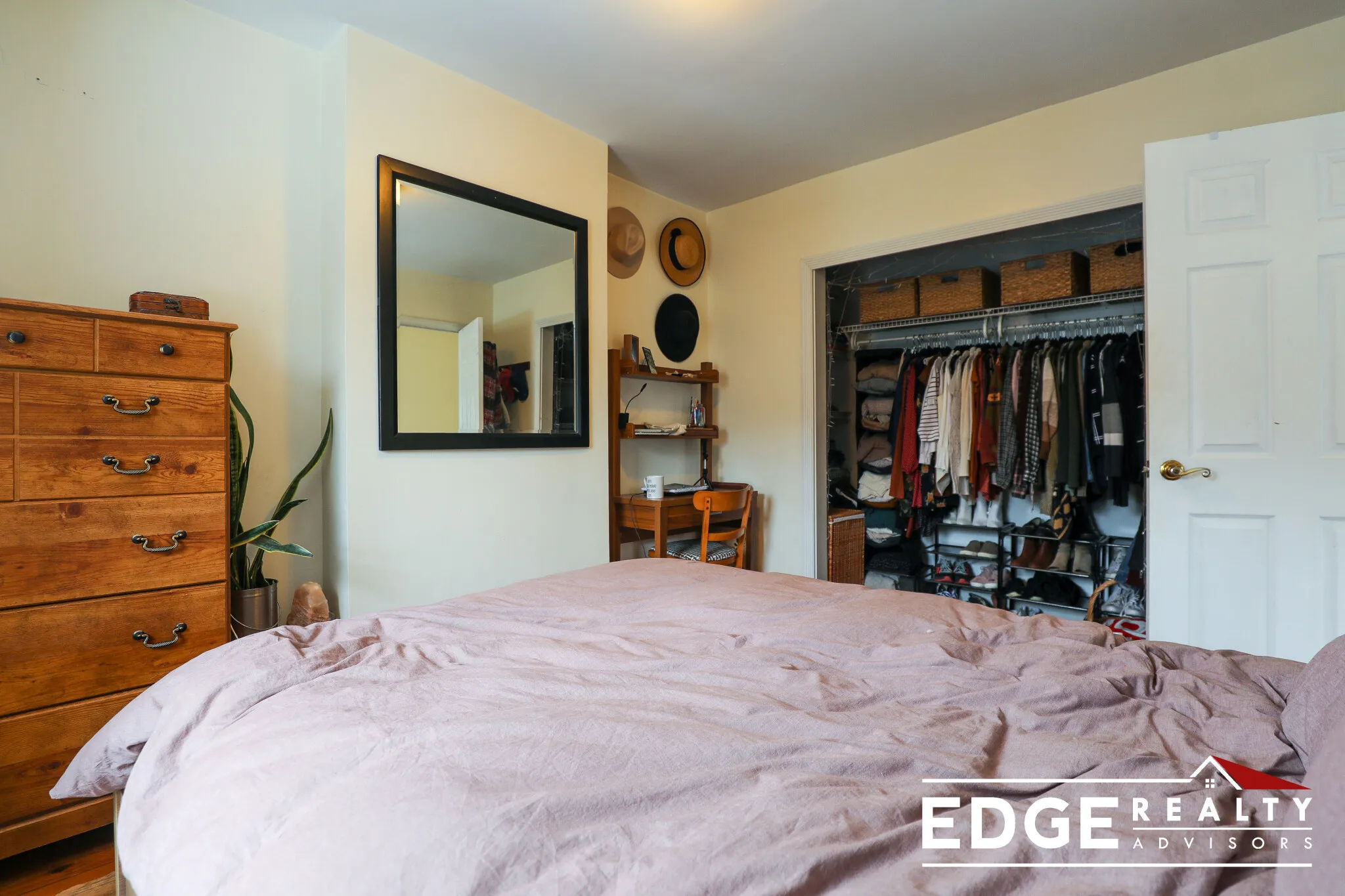 4 bed, 2 bath apartment for rent at 8 Woodmont St Unit 1, Brighton — photo 11 of 14