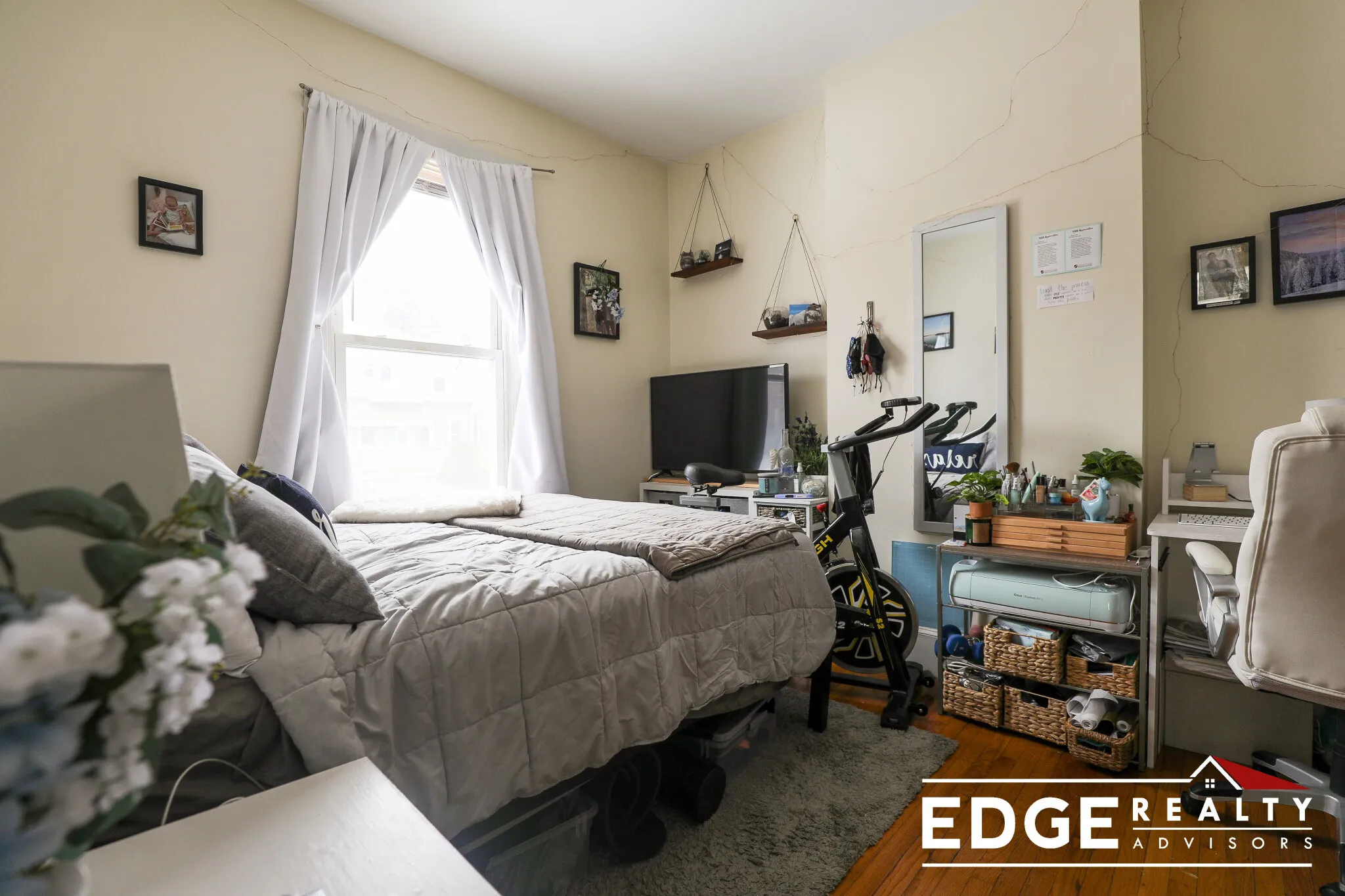 4 bed, 2 bath apartment for rent at 8 Woodmont St Unit 1, Brighton — photo 6 of 14