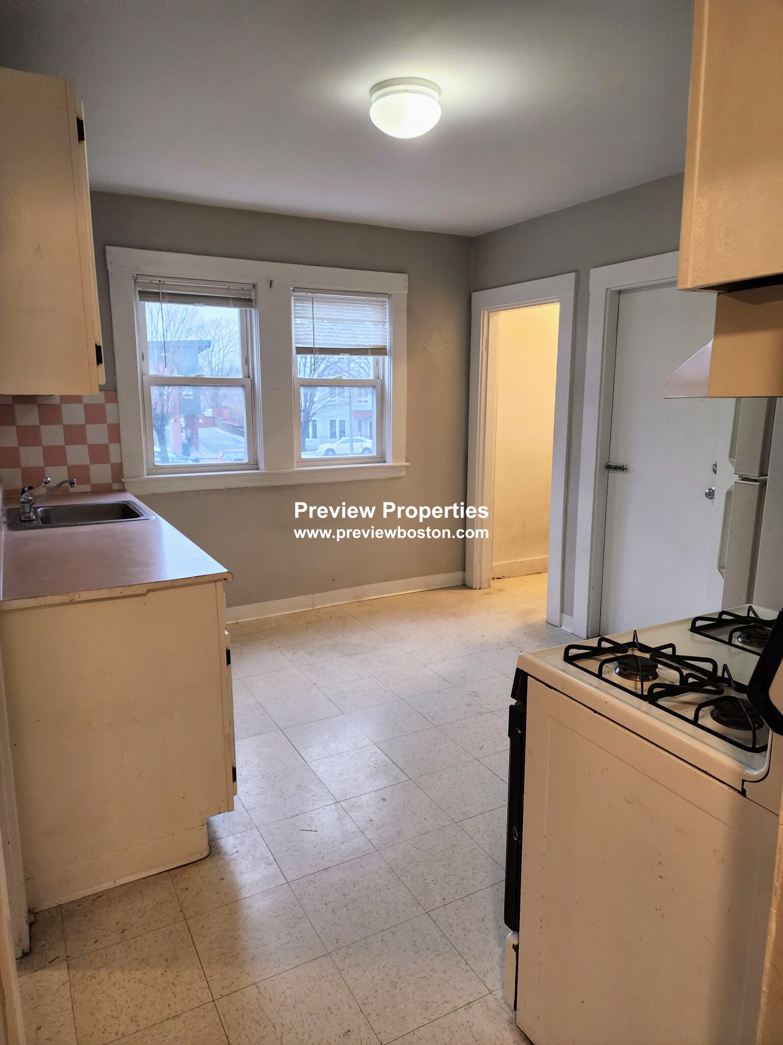 2 bed, 1 bath apartment for rent at 8 Woodside Ave Unit 1, Jamaica Plain — photo 3 of 22