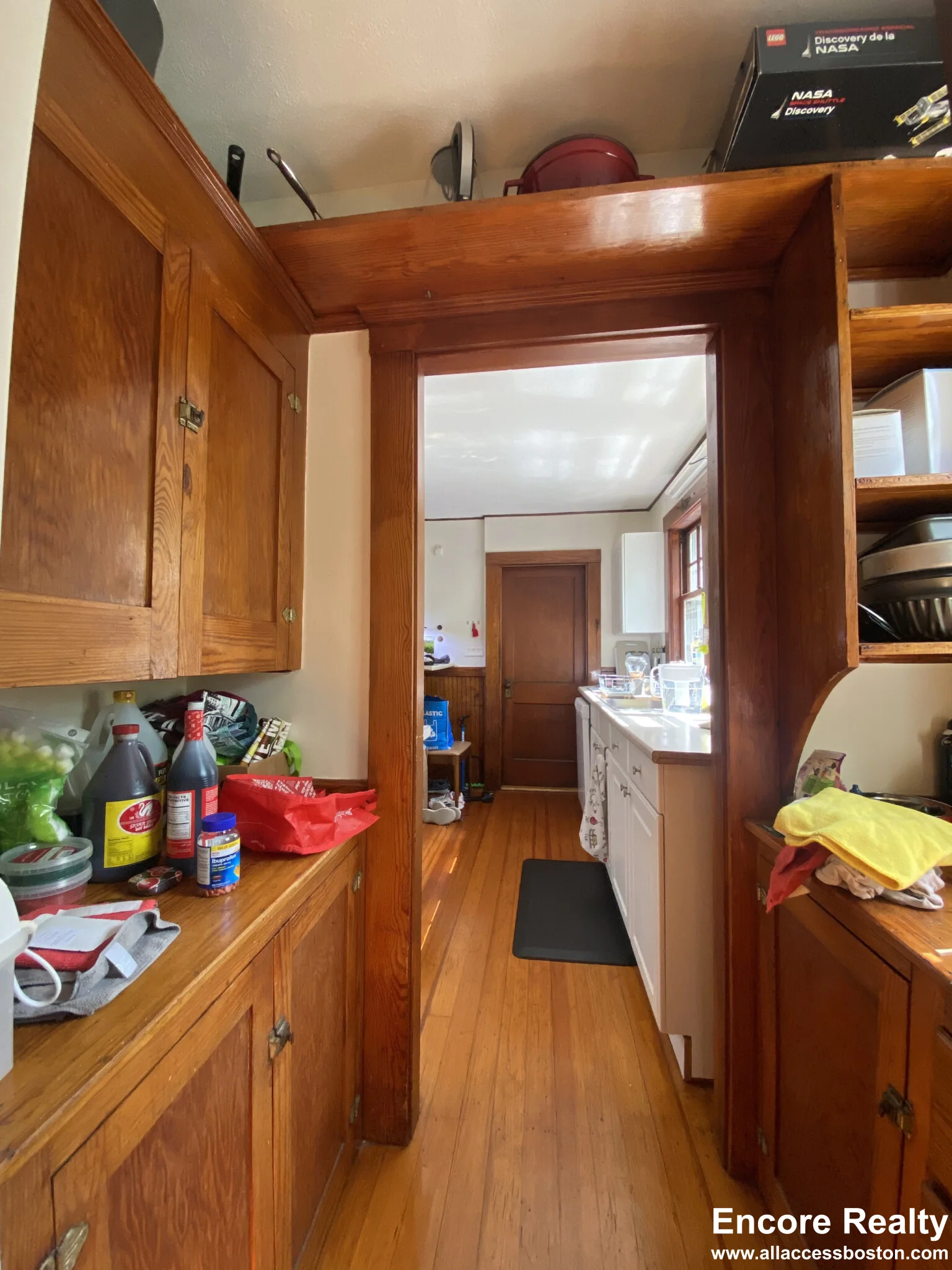 2.5 bed, 1 bath apartment for rent at 8 Worthington St Unit 1, West Cambridge — photo 9 of 12
