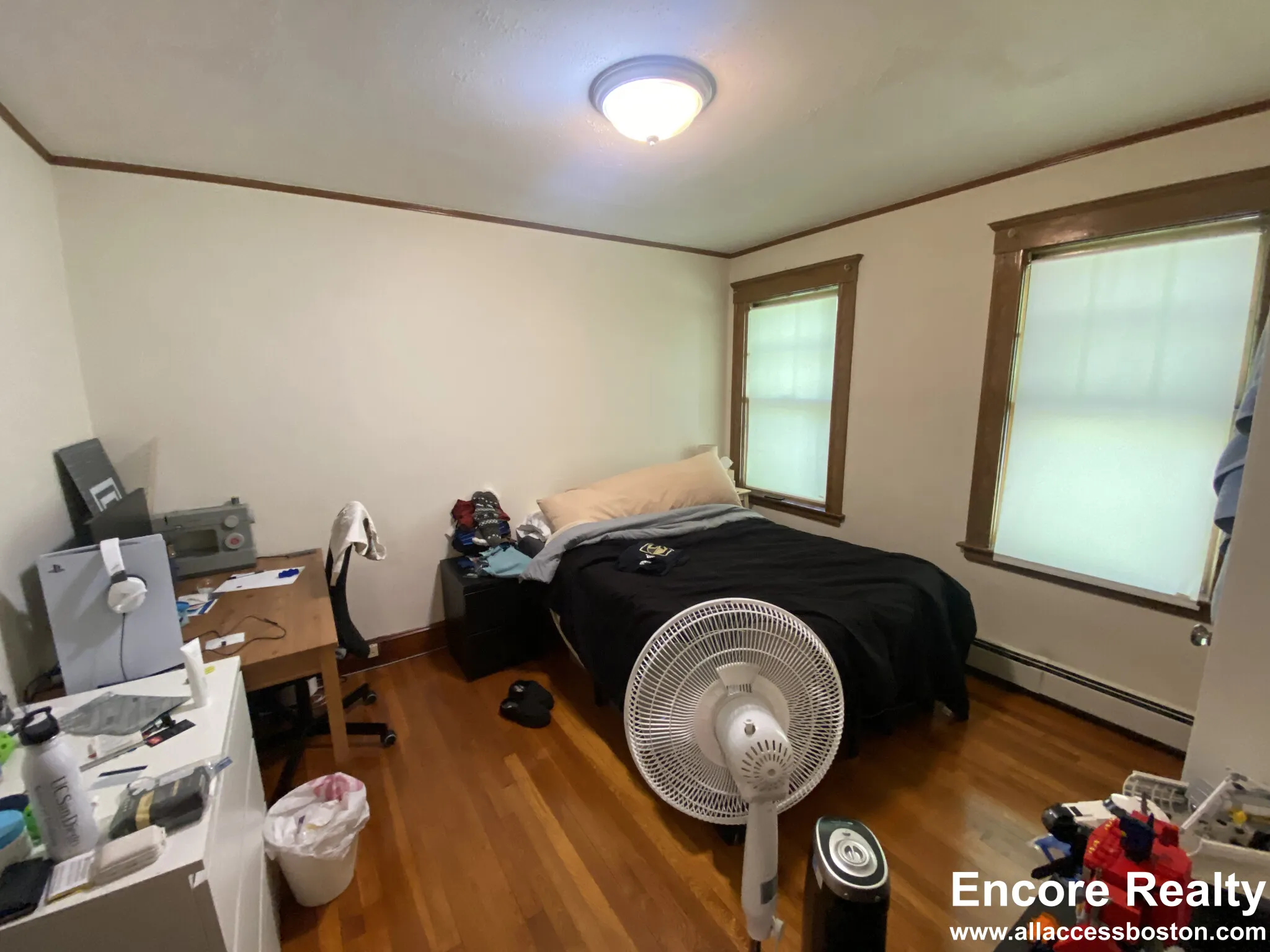 2.5 bed, 1 bath apartment for rent at 8 Worthington St Unit 1, West Cambridge — photo 7 of 12