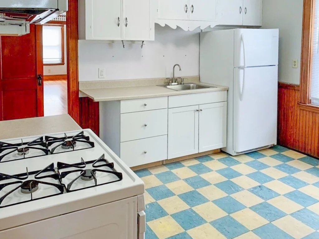 2 bed, 1 bath apartment for rent at 8 Wyvern St Unit 2, Jamaica Plain — photo 5 of 20