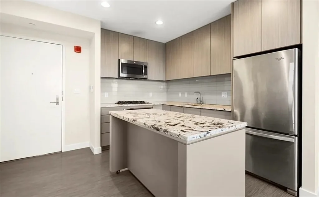1 bed, 1 bath apartment for rent at 80-82 Fenwood Rd Unit 1007, Coolidge Corner — photo 1 of 8