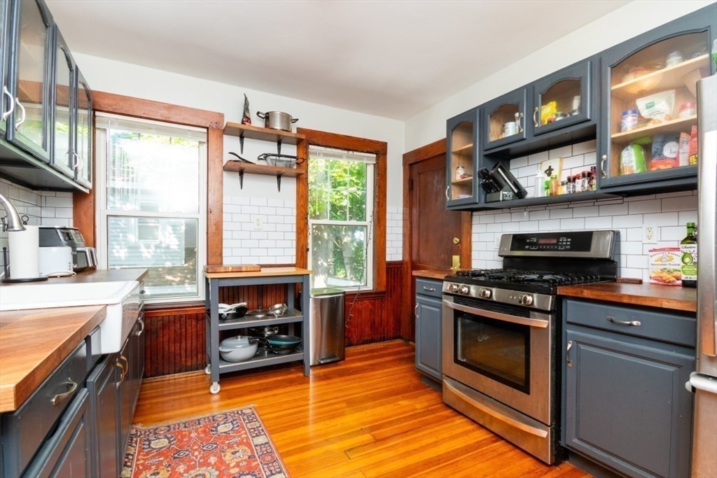 2 bed, 1 bath apartment for rent at 80 Aldrich St Unit 2, Roslindale — photo 4 of 16