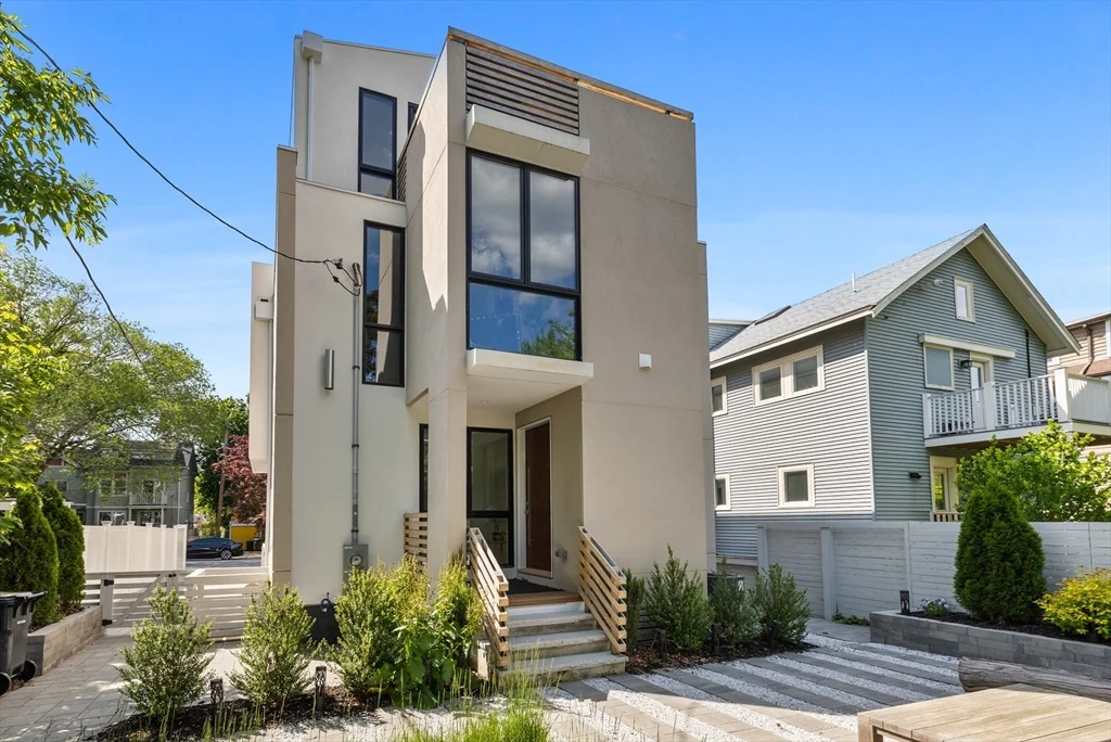 5 bed, 4+ bath apartment for rent at 80 Alpine St, West Cambridge — photo 3 of 41