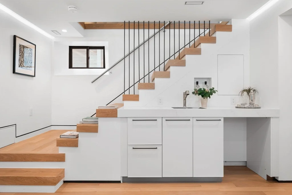 5 bed, 4+ bath apartment for rent at 80 Alpine St, West Cambridge — photo 33 of 41