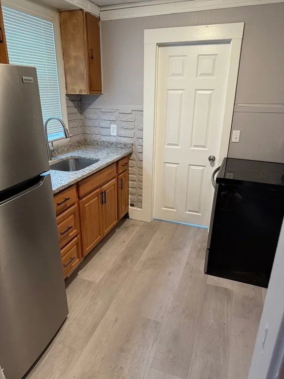 1 bed, 1 bath apartment for rent at 80 Baker St Unit 1L, Lynn — photo 1 of 5