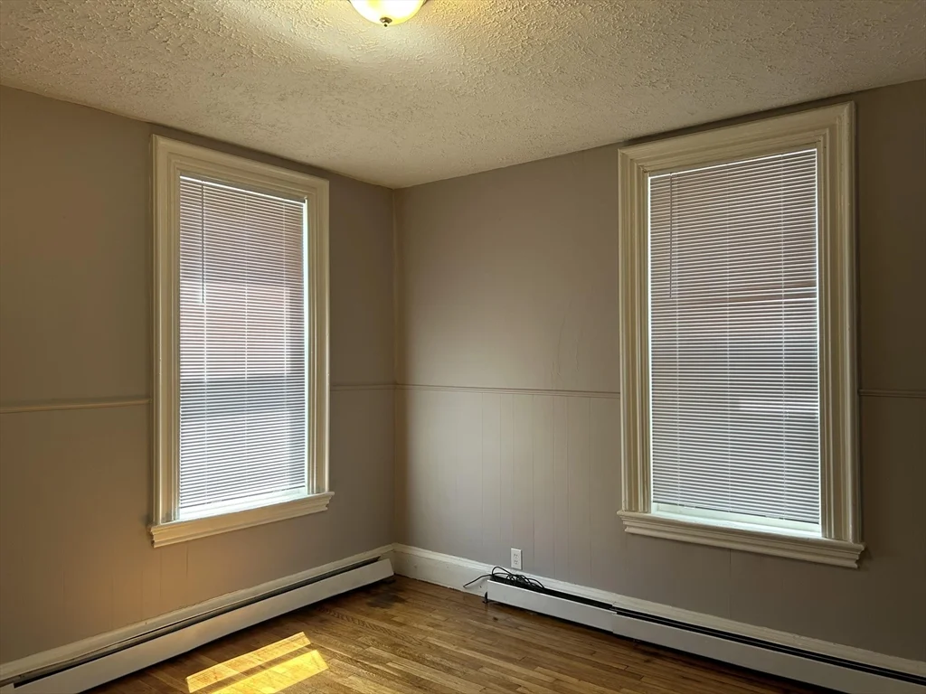 1 bed, 1 bath apartment for rent at 80 Baker St Unit 1L, Lynn — photo 5 of 5