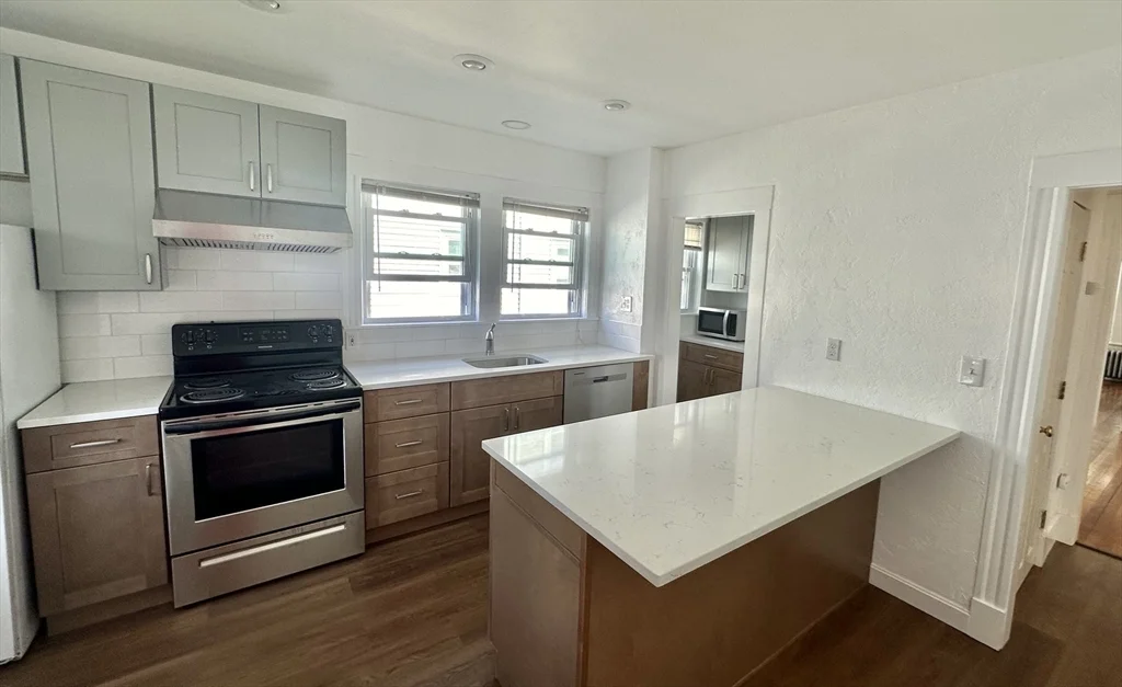 2 bed, 1 bath apartment for rent at 80 Beacon St Unit 1, Arlington — photo 7 of 18