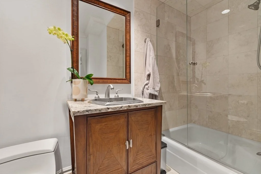 2 bed, 1 bath apartment for rent at 80 Beacon Unit 9, Beacon Hill — photo 4 of 7
