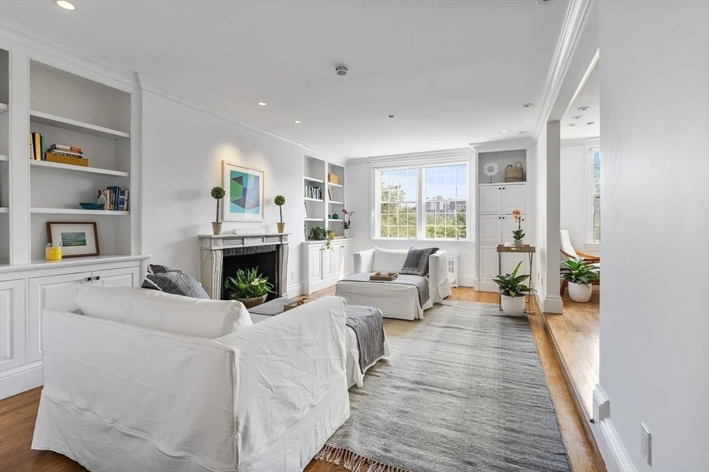 2 bed, 1 bath apartment for rent at 80 Beacon Unit 9, Beacon Hill — photo 1 of 7