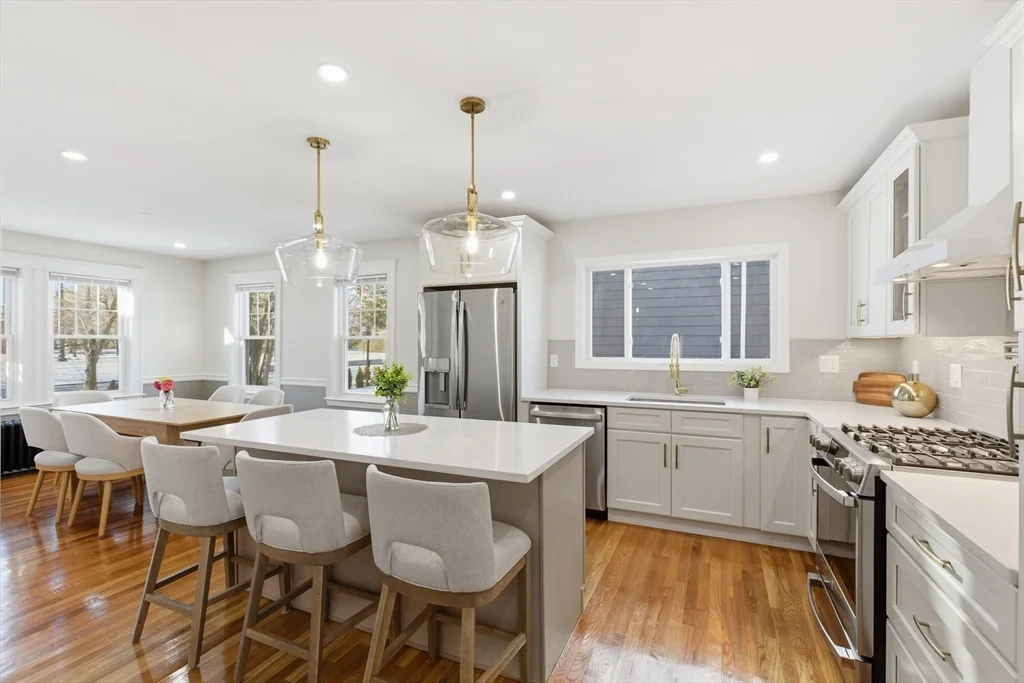 3 bed, 2 bath apartment for rent at 80 Blue Hills Pkwy Unit 1, Milton — photo 4 of 26