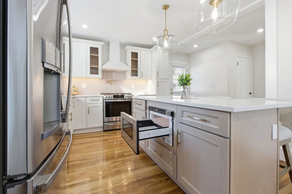 3 bed, 2 bath apartment for rent at 80 Blue Hills Pkwy Unit 1, Milton — photo 6 of 26