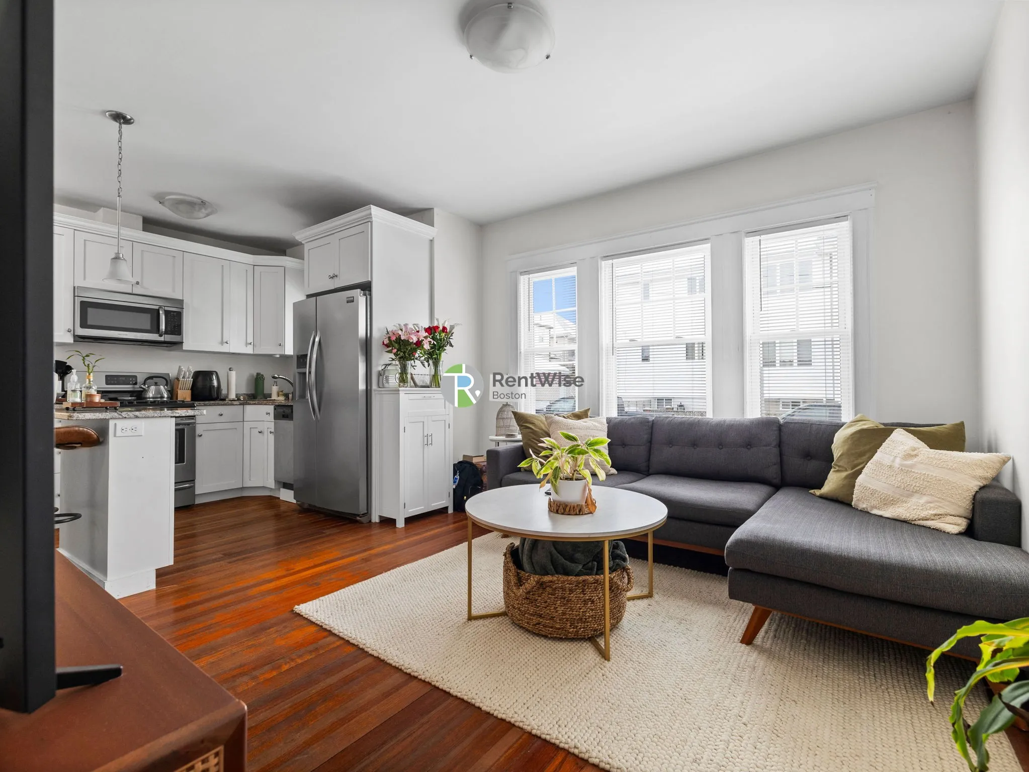 3 bed, 1 bath apartment for rent at 80 Bowdoin St Unit 1, South Medford