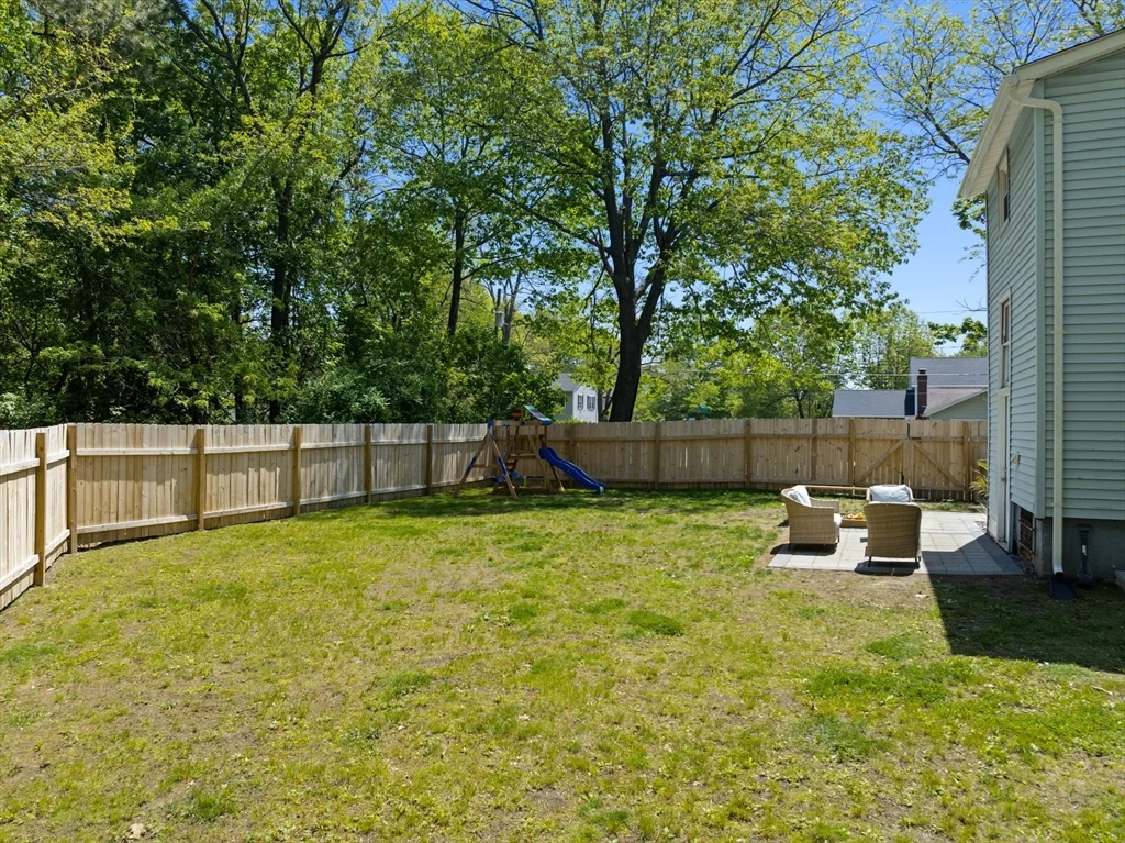 4 bed, 1 bath apartment for rent at 80 Brickett St, Springfield — photo 34 of 40