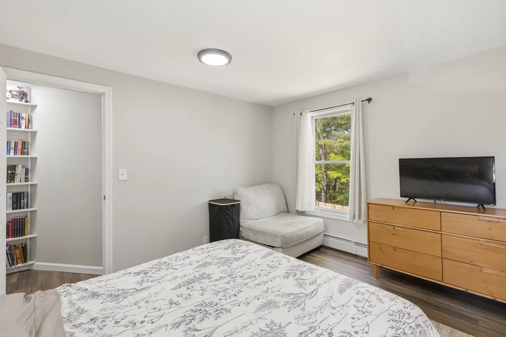 4 bed, 1 bath apartment for rent at 80 Brickett St, Springfield — photo 17 of 40