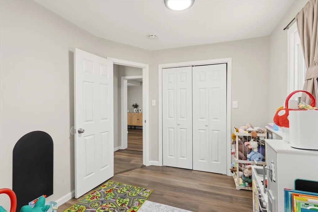 4 bed, 1 bath apartment for rent at 80 Brickett St, Springfield — photo 15 of 40