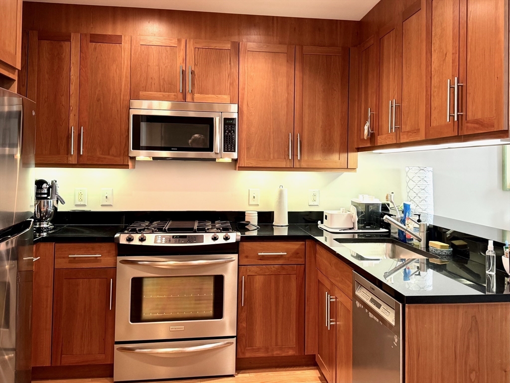 1 bed, 1 bath apartment for rent at 80 Broad St Unit 1006, Boston Downtown — photo 5 of 22