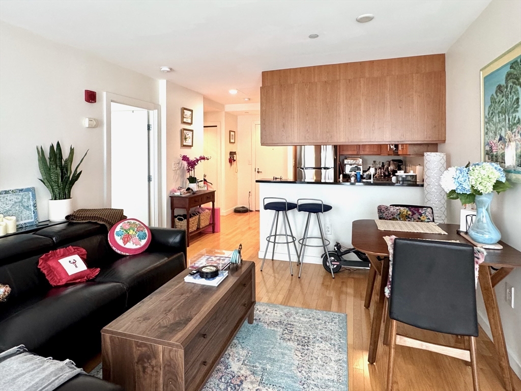 1 bed, 1 bath apartment for rent at 80 Broad St Unit 1006, Boston Downtown — photo 3 of 22