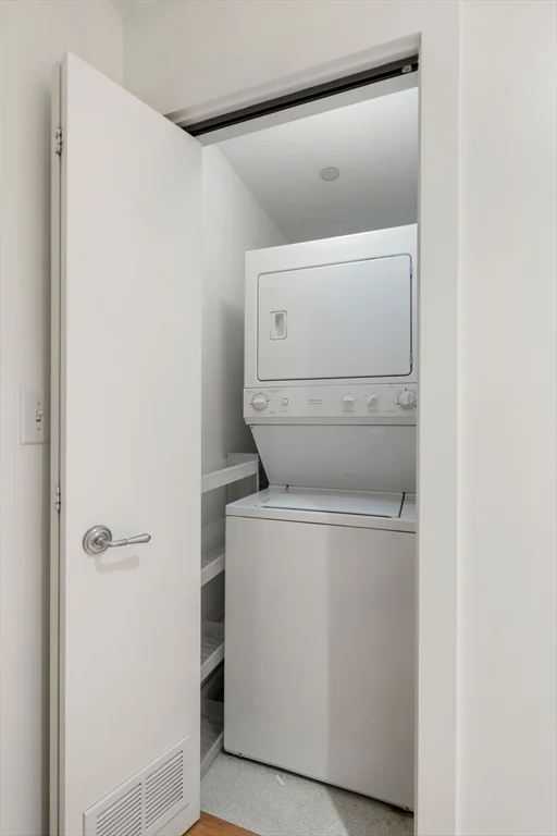 3 bed, 2 bath apartment for rent at 80 Broad St Unit 201, Boston Downtown — photo 28 of 37
