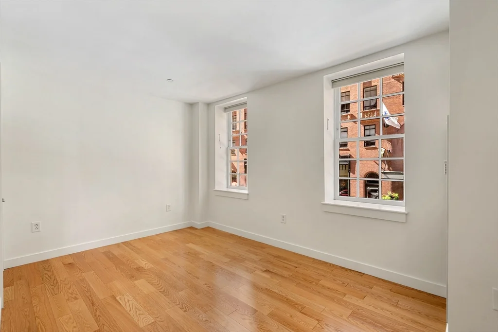 3 bed, 2 bath apartment for rent at 80 Broad St Unit 201, Boston Downtown — photo 25 of 37