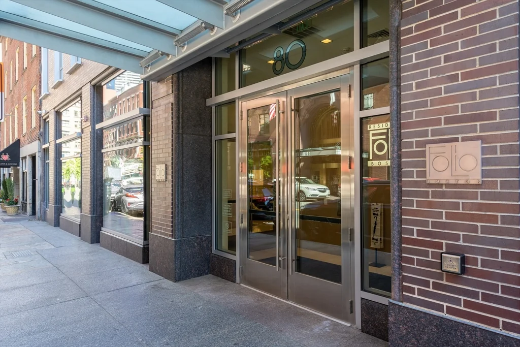 3 bed, 2 bath apartment for rent at 80 Broad St Unit 201, Boston Downtown — photo 1 of 37