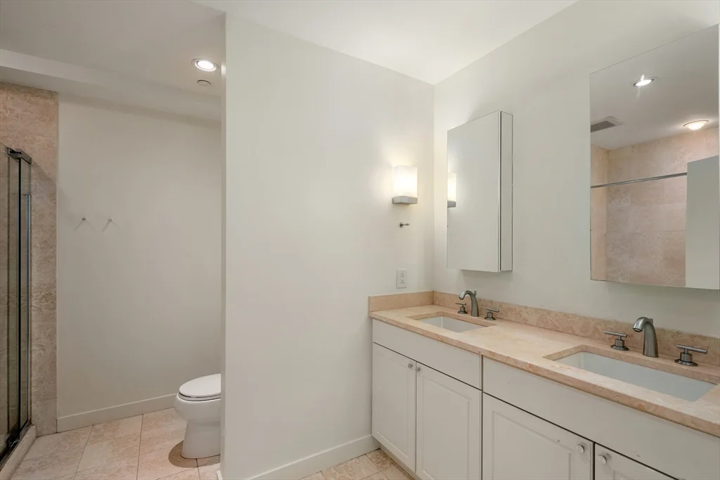 3 bed, 2 bath apartment for rent at 80 Broad St Unit 201, Boston Downtown — photo 16 of 37