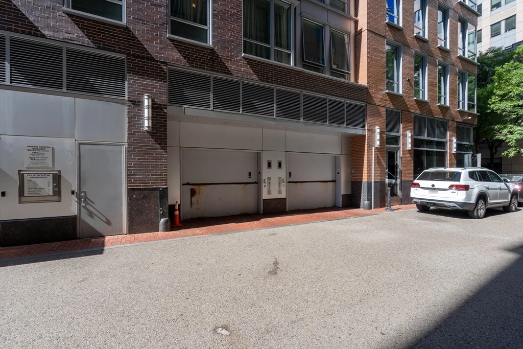 3 bed, 2 bath apartment for rent at 80 Broad St Unit 201, Boston Downtown — photo 33 of 37