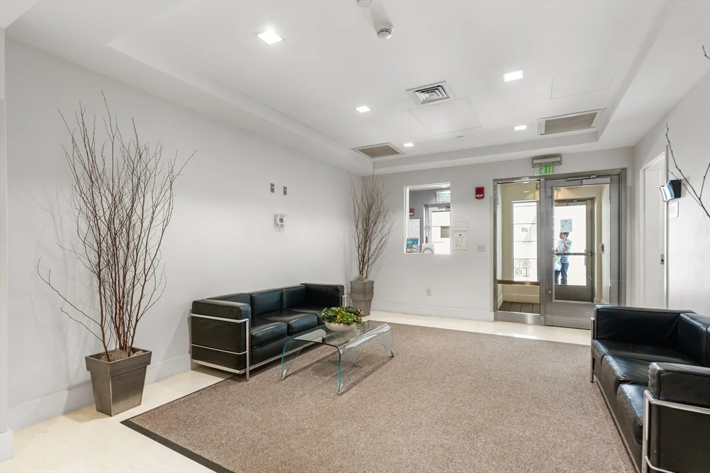 3 bed, 2 bath apartment for rent at 80 Broad St Unit 201, Boston Downtown — photo 32 of 37