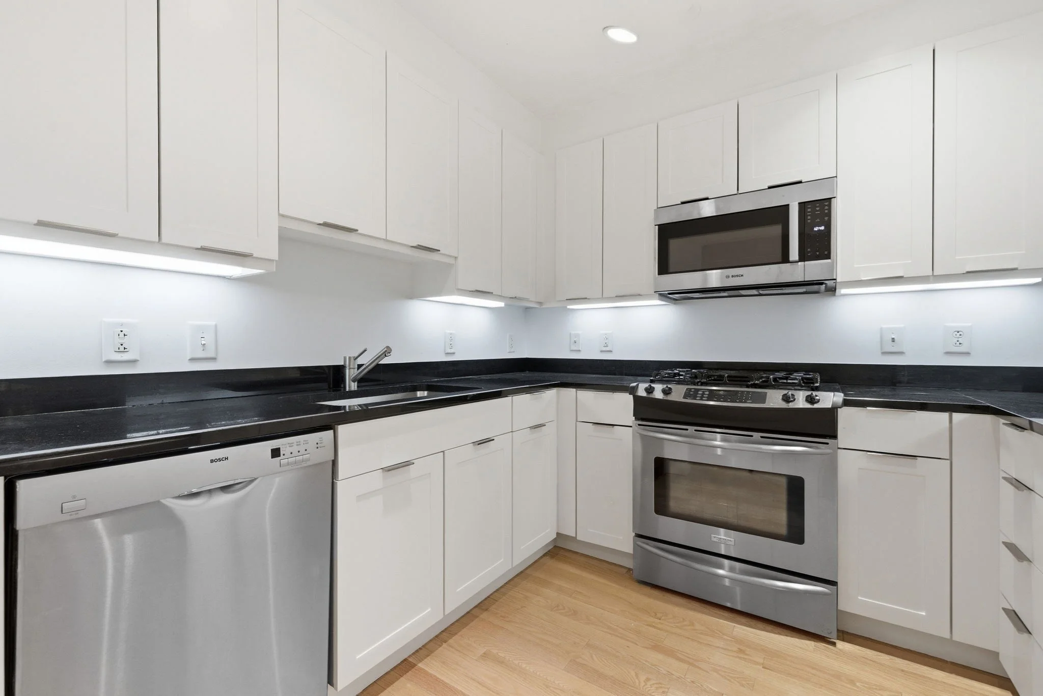 2 bed, 2 bath apartment for rent at 80 Broad St Unit 302-A, Boston Downtown — photo 8 of 31