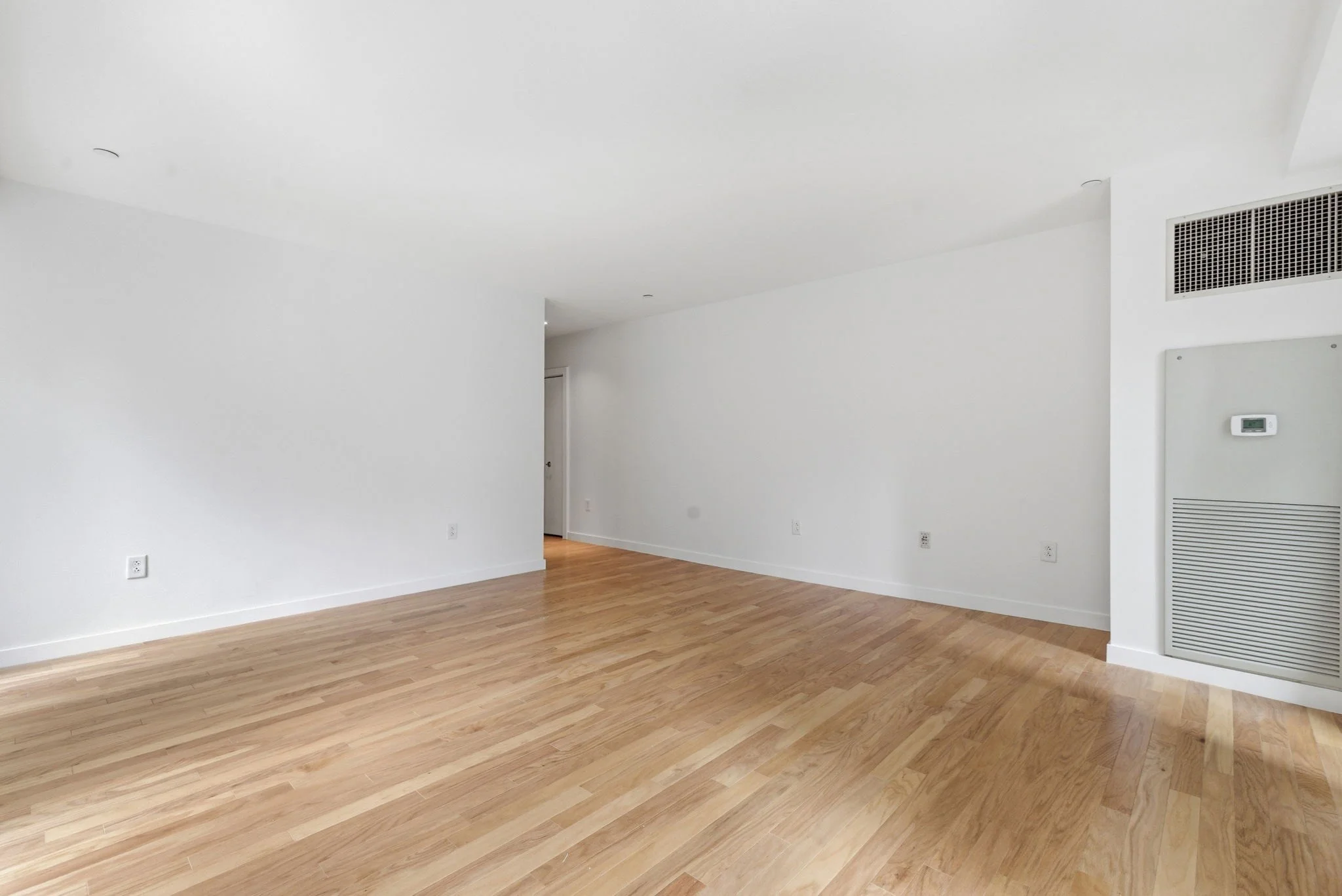 2 bed, 2 bath apartment for rent at 80 Broad St Unit 302-A, Boston Downtown — photo 4 of 31