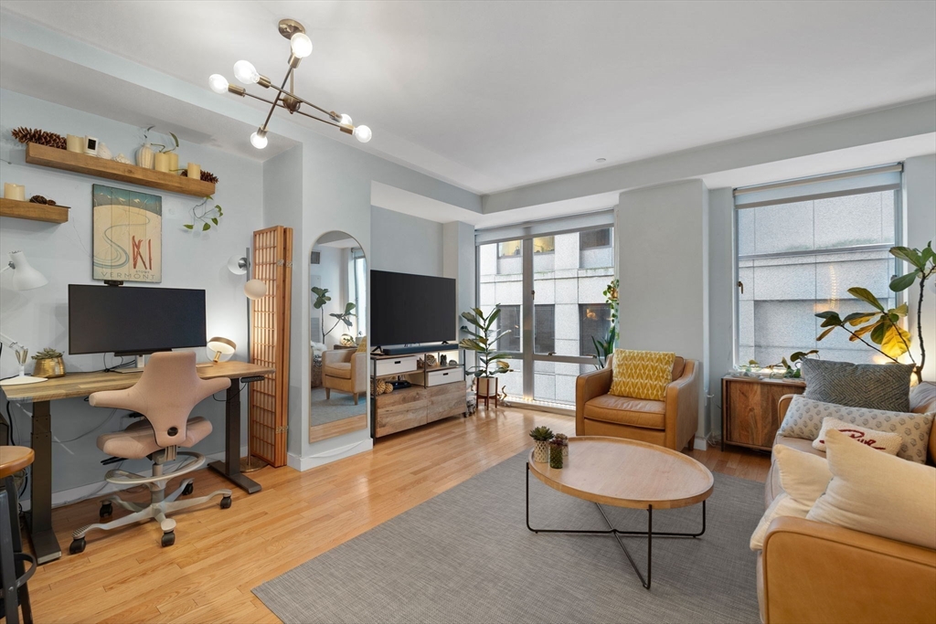 1 bed, 1 bath apartment for rent at 80 Broad St Unit 306, Boston Downtown — photo 1 of 23