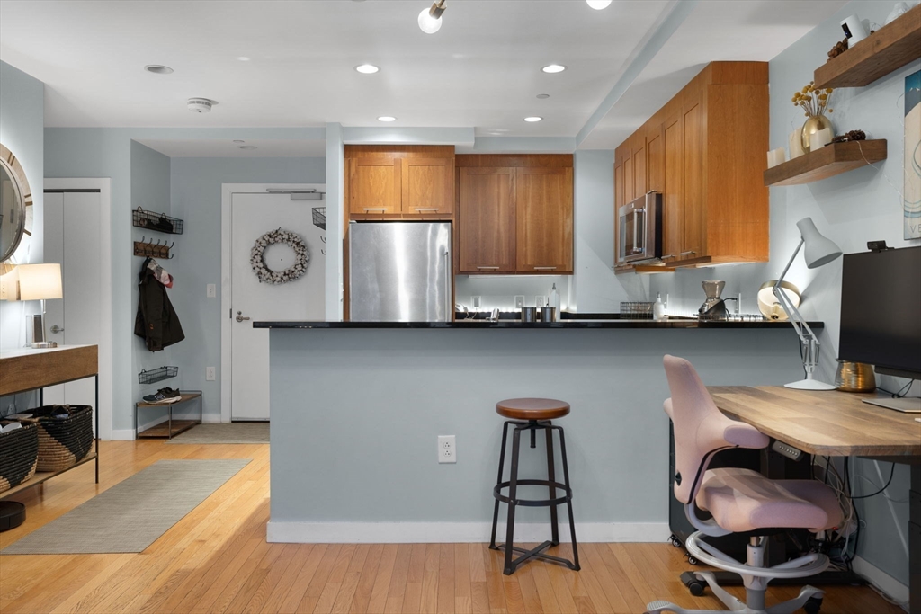 1 bed, 1 bath apartment for rent at 80 Broad St Unit 306, Boston Downtown — photo 4 of 23