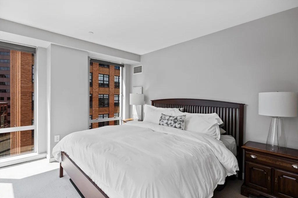 2 bed, 2 bath apartment for rent at 80 Broad St Unit 702, Boston Downtown — photo 2 of 29