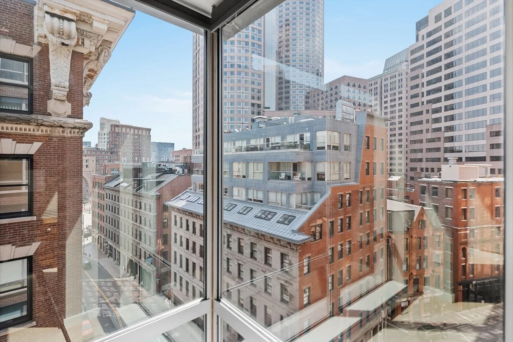 2 bed, 2 bath apartment for rent at 80 Broad St Unit 702, Boston Downtown — photo 4 of 29