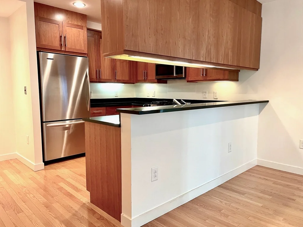2 bed, 2 bath apartment for rent at 80 Broad St Unit 702, Boston Downtown — photo 8 of 29
