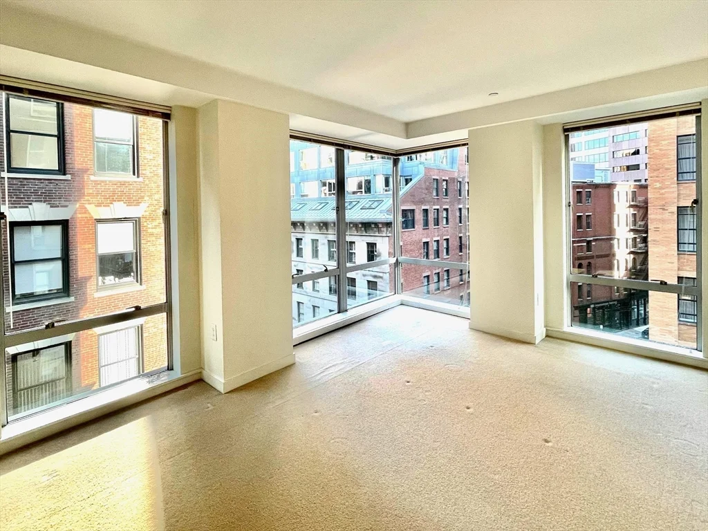 2 bed, 2 bath apartment for rent at 80 Broad St Unit 702, Boston Downtown — photo 3 of 29