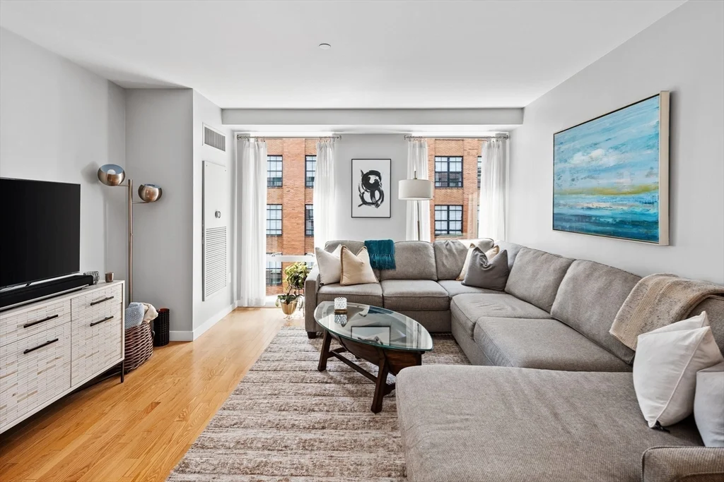 2 bed, 2 bath apartment for rent at 80 Broad St Unit 702, Boston Downtown — photo 14 of 29