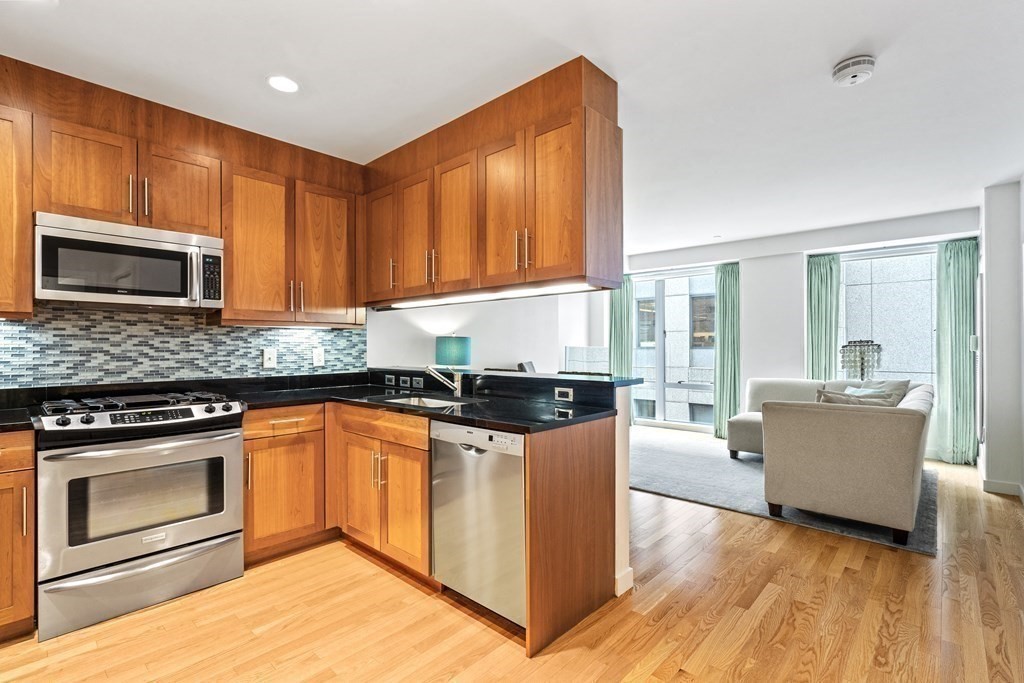 1 bed, 1 bath apartment for rent at 80 Broad St Unit 806, Waterfront — photo 2 of 16