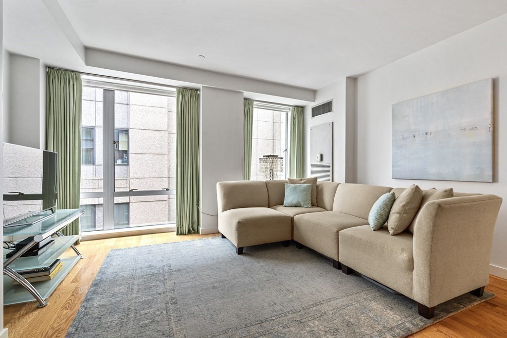 1 bed, 1 bath apartment for rent at 80 Broad St Unit 806, Waterfront — photo 4 of 16