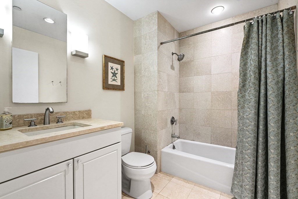 1 bed, 1 bath apartment for rent at 80 Broad St Unit 806, Waterfront — photo 9 of 16