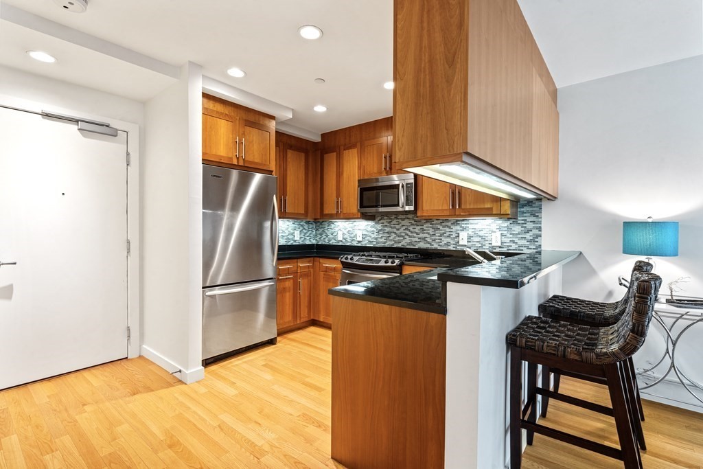 1 bed, 1 bath apartment for rent at 80 Broad St Unit 806, Waterfront — photo 7 of 16