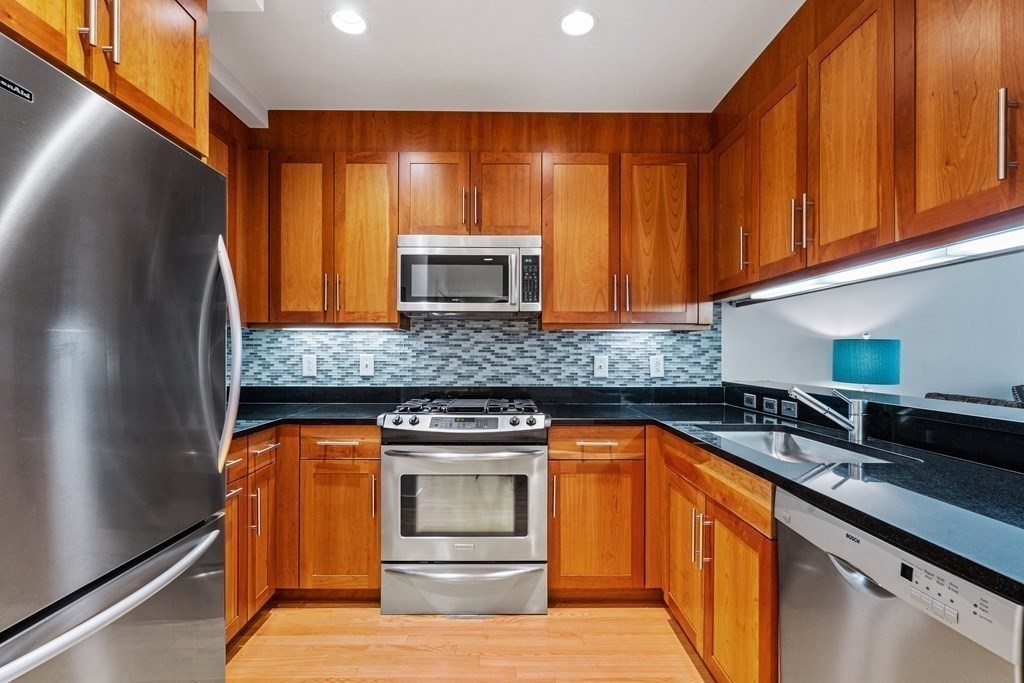 1 bed, 1 bath apartment for rent at 80 Broad St Unit 806, Waterfront — photo 5 of 16