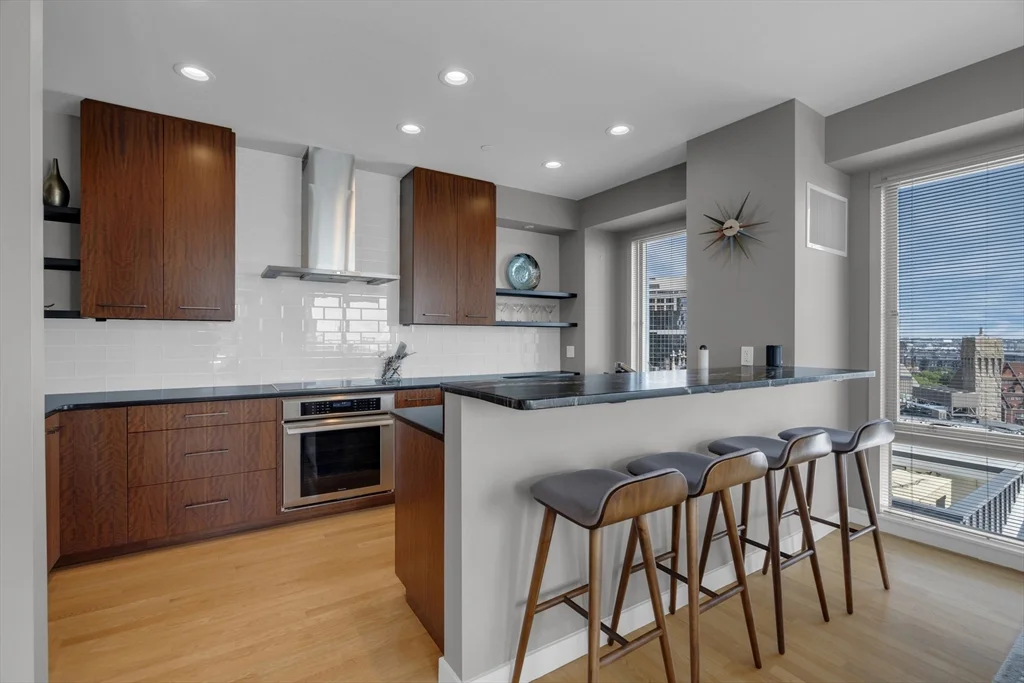 2 bed, 2 bath apartment for rent at 80 Broad St Unit PH1403, Boston Downtown — photo 6 of 18