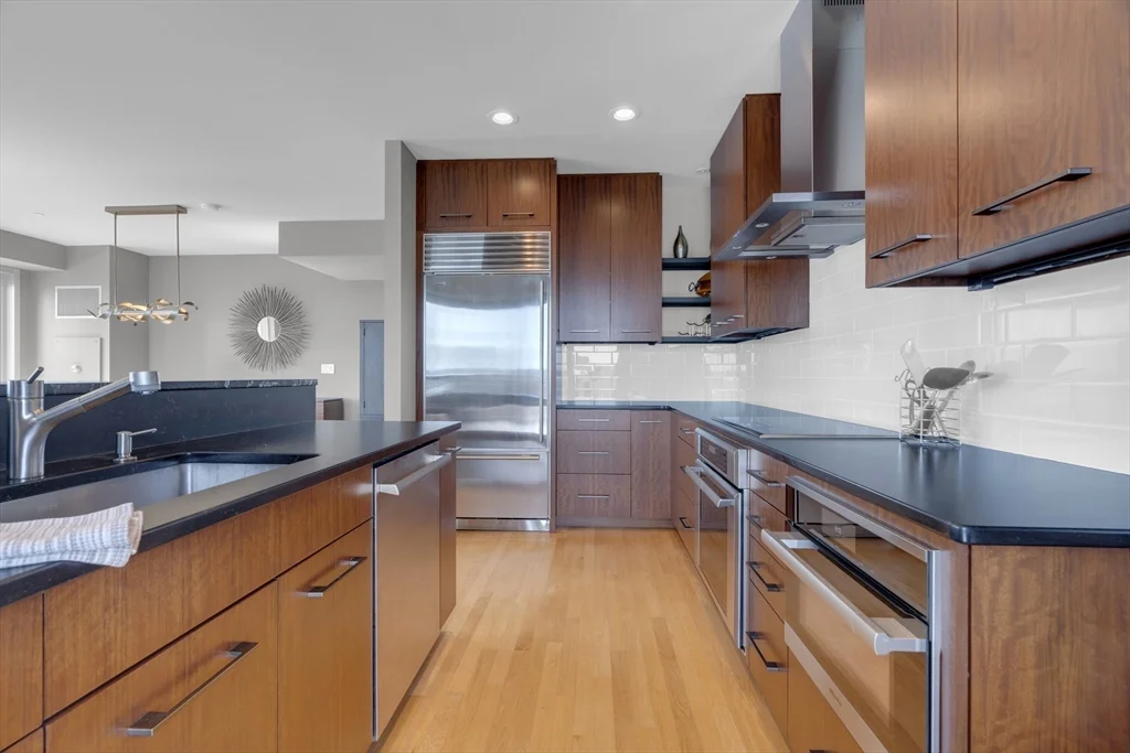 2 bed, 2 bath apartment for rent at 80 Broad St Unit PH1403, Boston Downtown — photo 8 of 18